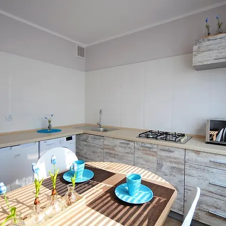 Luna Колобжег